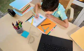 Главный санврач о переводе школьников на онлайн-обучение и уровне заболеваемости гриппом и ОРВИ в школах