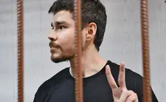 Российский блогер и бизнес-тренер Аяз Шабутдинов осуждён за мошенничество