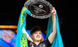 Команда казахстанца стала лучшей в мире после триумфа на турнире за миллион долларов