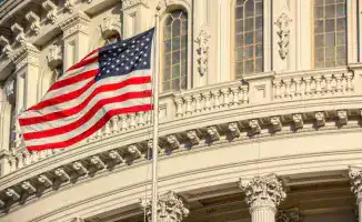 Вашингтон: Конгресс завершает шатдаун и возобновляет работу федеральных ведомств