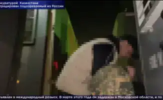 Россия экстрадировала в Казахстан экс-сотрудника "Правительства для граждан", подозреваемого в участии в ОПГ по незаконной регистрации грузовиков, сообщает Tengrinews.kz. Сумма ущерба от деятельности группы составляет 3,7 миллиарда тенге.