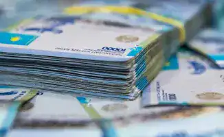 Зарплаты не успевают за инфляцией: работники Казахстана требуют повышения оплаты труда на фоне роста цен на продукты