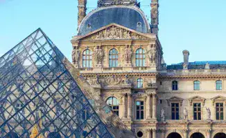 Прокуратура Парижа раскрыла детали ограбления Лувра: преступники оказались не профессионалами
