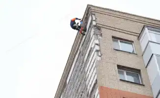 Трагедия под завалами: Мажилис призывает к порядку в строительстве после гибели фельдшера в Астане