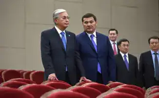 Токаев наблюдает за репетицией оркестра в Кызылорде в рамках рабочей поездки