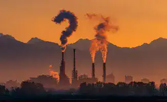 В Алматы подписано соглашение с китайским инвестором на 145 миллиардов тенге для строительства мусоросжигающего завода: шаг к улучшению качества воздуха и решению проблемы утилизации отходов.