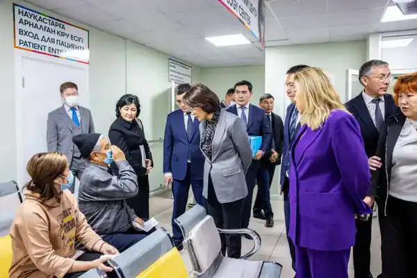 ГЛАВА МИНЗДРАВА ОЗНАКОМИЛАСЬ С РАБОТОЙ ЕНБЕКШИКАЗАХСКОЙ МНОГОПРОФИЛЬНОЙ ЦРБ (5)