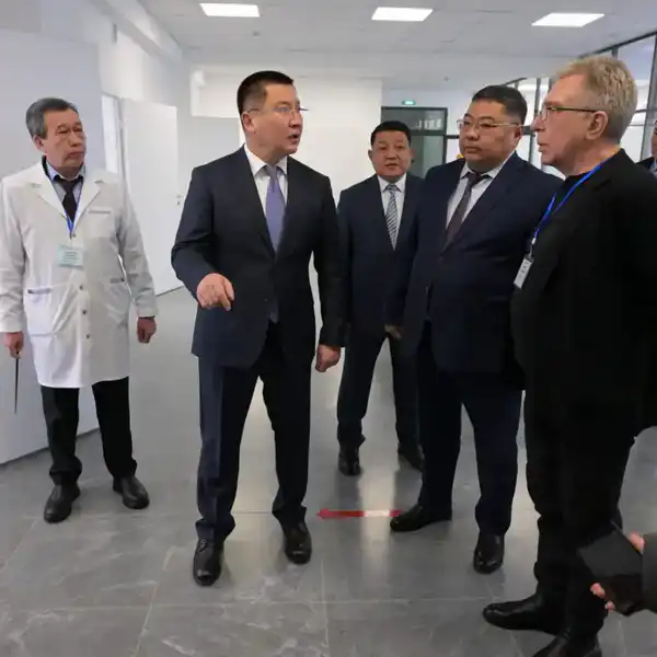 Аким Павлодарской области проверил реализацию инфраструктурных проектов в Аксу (9)