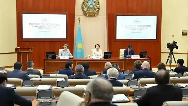 На Евразийском форуме обсудили перспективы парламентаризма в совершенствовании законодательства (5)