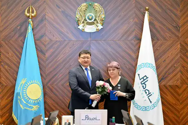 В области Абай чествовали специалистов энергетической отрасли (4)