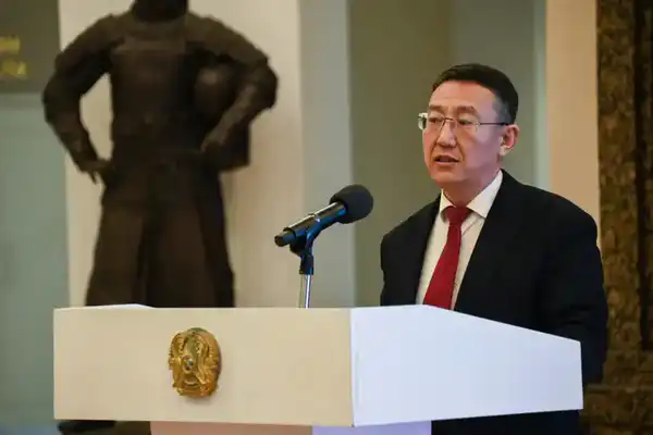 К знаменательной дате Военно-исторический музей представил экспозицию о Бауыржане Момышулы (3)