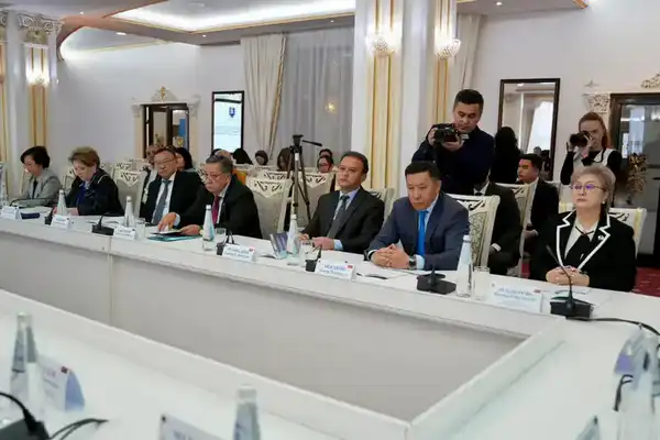 Министр юстиции Ерлан Сарсембаев принял участие в круглом столе «Антикоррупционная устойчивость и конституционные права человека: формула “Закон и Порядок”» (3)