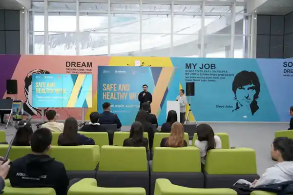 Столичным студентам рассказали, как защититься от мошенников (4)