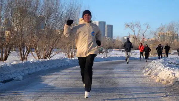 Более 700 астанчан приняли участие в новогоднем забеге (6)