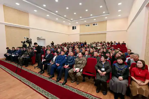 Аким области встретился жителями района Жаңасемей (2)