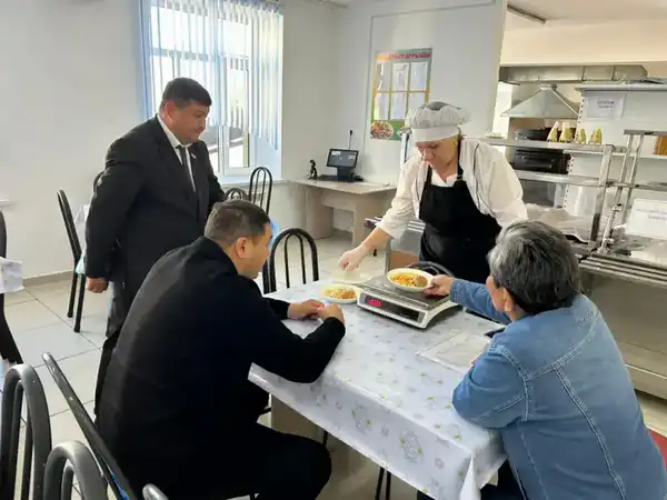В Жетісу качество питания и безопасность в образовательных учреждениях взята на общественный контроль (4)
