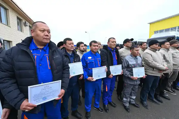 Глава региона встретился с сотрудниками «Қызылорда автобус паркі», «Қызылорда су жүйесі» (9)