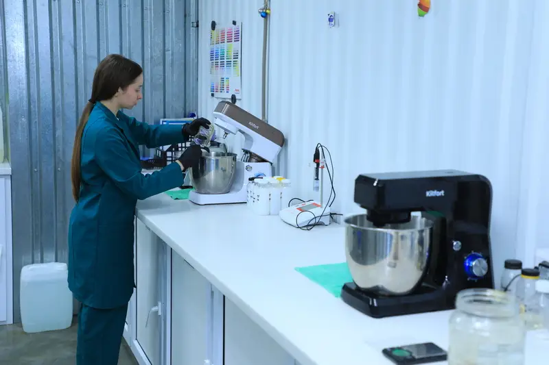 От проволоки до бытовой химии: обрабатывающая промышленность Карагандинской области выросла на 6,2% за 10 месяцев (8)