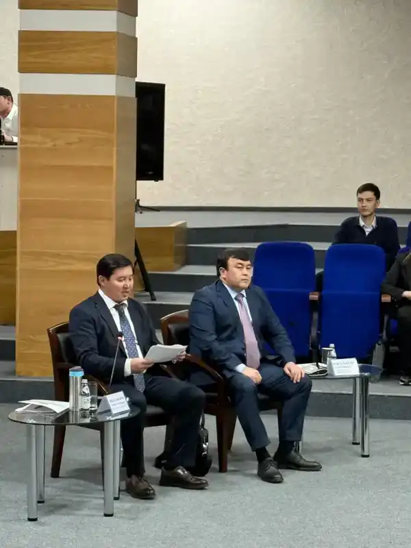 Вице-министр торговли и интеграции РК Айдар Абилдабеков посетил предприятия Туркестанской области и провёл встречу с населением и представителями бизнеса (6)