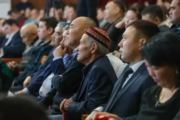 Ербол Карашукеев провёл встречу с жителями Сарысуского района (4)