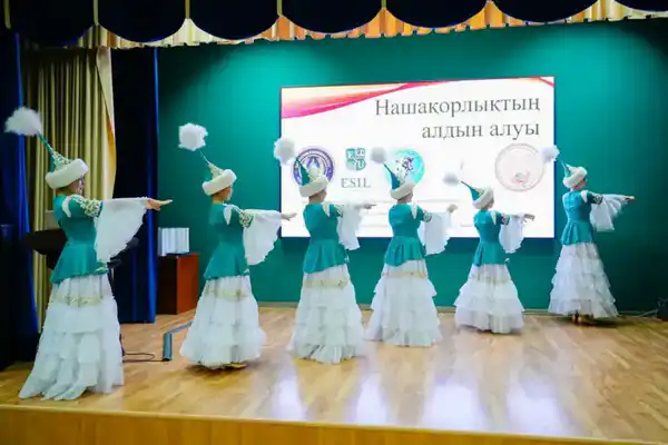 Появление кинологов и спецназа: полиция наглядно продемонстрировала опасность наркотиков (9)