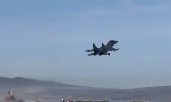 Военные летчики посвятили учебно-тренировочные полеты выдающемуся полководцу Бауыржану Момышулы (7)