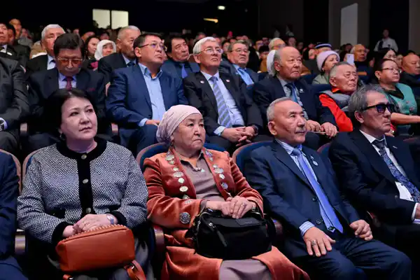 В Семее прошел вечер памяти поэта Несіпбека Айтұлы «Сәуле ғұмыр», посвященный его 75-летию (4)