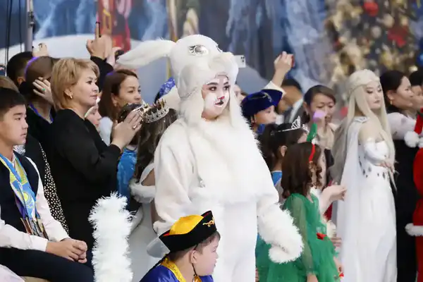 Полный чудес Новый год: в Жетісу на Президентской елке детей порадовал искусственный интеллект (7)