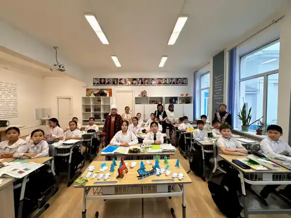 В Астане бабушки-волонтеры провели мастер-класс по рукоделию для школьников (4)