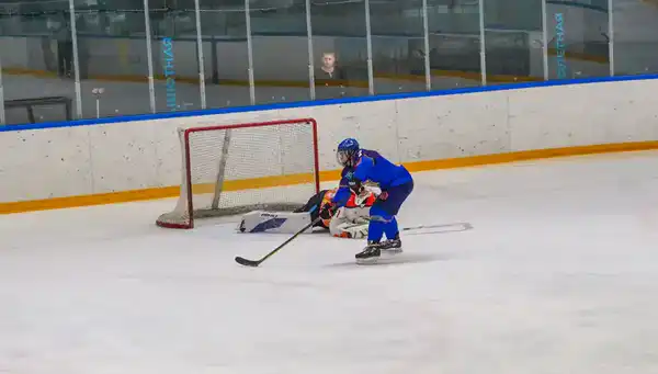 Сборная МЧС Казахстана принимает участие в международном хоккейном турнире спасателей (9)