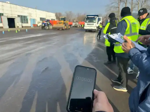 Год рабочих профессий: лучших водителя техники и механизатора определяли в Астане (4)