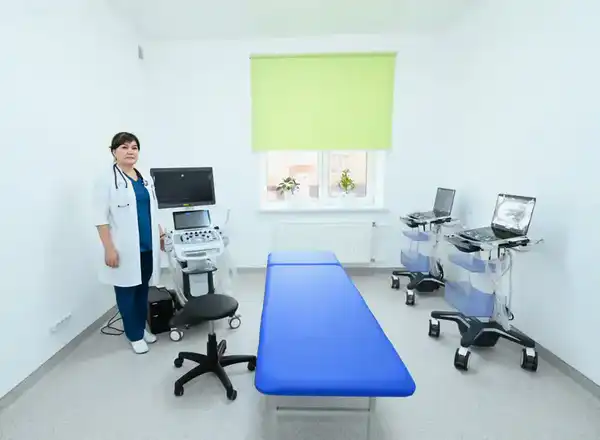 Глава региона осмотрел новую пристройку к центральной больнице (4)