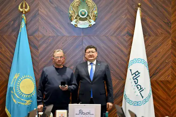 В области Абай чествовали специалистов энергетической отрасли (10)