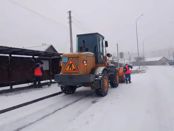Свыше 1 тыс. единиц спецтехники задействовано в снегоуборочных работах днем в Астане (2)