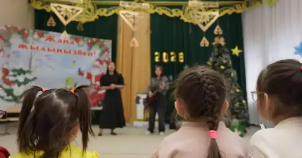В столичном детском саду прошел новогодний утренник для особенных детей (4)