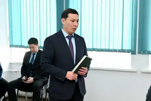 Аким области провел личный прием жителей района Жаңасемей (7)