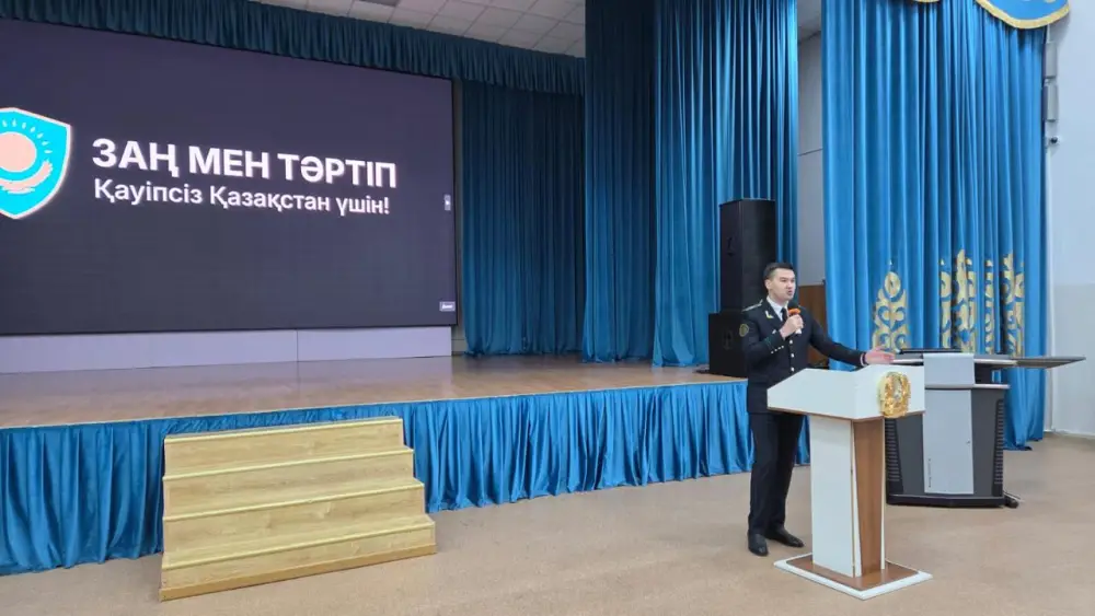 Столичным школьникам рассказали о защите от дипфейков, дропперов и мошеннических схем (3)