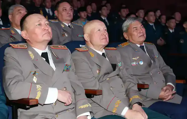 В Минобороны прошло чествование Халық қаһарманы Мухтара Алтынбаева в честь его 80-летнего юбилея (6)