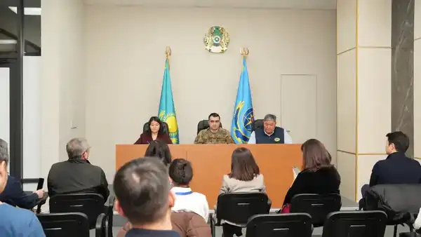 В МЧС проведен брифинг по зимнему периоду: из снежных заносов спасено и эвакуировано 1137 человек (3)