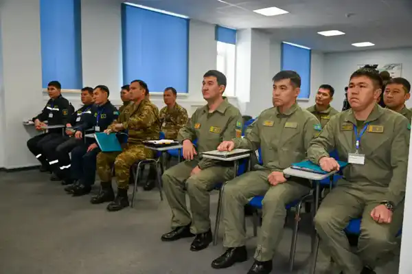 Военные летчики посвятили учебно-тренировочные полеты выдающемуся полководцу Бауыржану Момышулы (2)