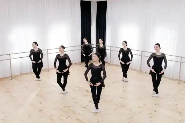 Новая точка притяжения студентов: в Уральске открыт Центр творческого превосходства (7)