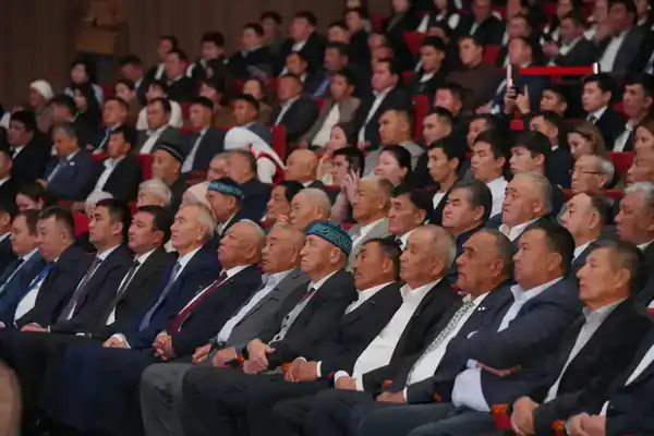 В ТУРКЕСТАНСКОЙ ОБЛАСТИ ПОЧЕТНЫМИ ЗНАКАМИ ОТМЕТИЛИ РАБОТНИКОВ СЕЛЬСКОГО ХОЗЯЙСТВА (8)