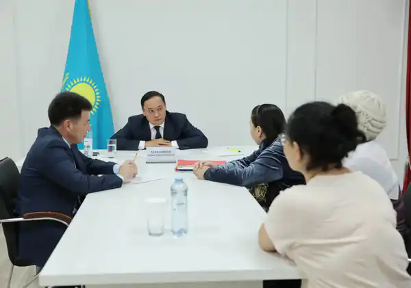 Ербол Карашукеев провел встречу с жителями района Т. Рыскулова (10)