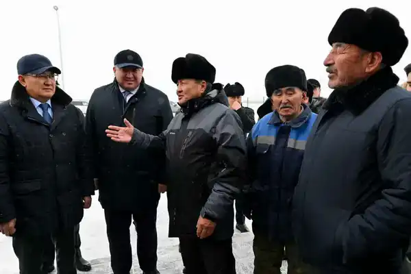 Аким области ознакомился с работой медицинского пункта в селе Малтүгел (8)