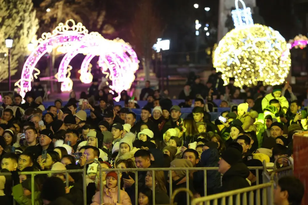 Туристы из Дубая отмечают доброжелательность казахстанцев на новогоднем шоу Алматы (9)