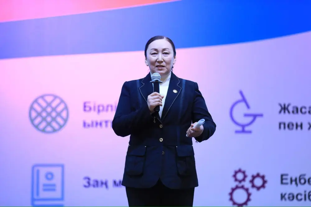 В Актобе авторы QazVac и эксперты в сфере медицины обсудили с будущими врачами национальные ценности (2)