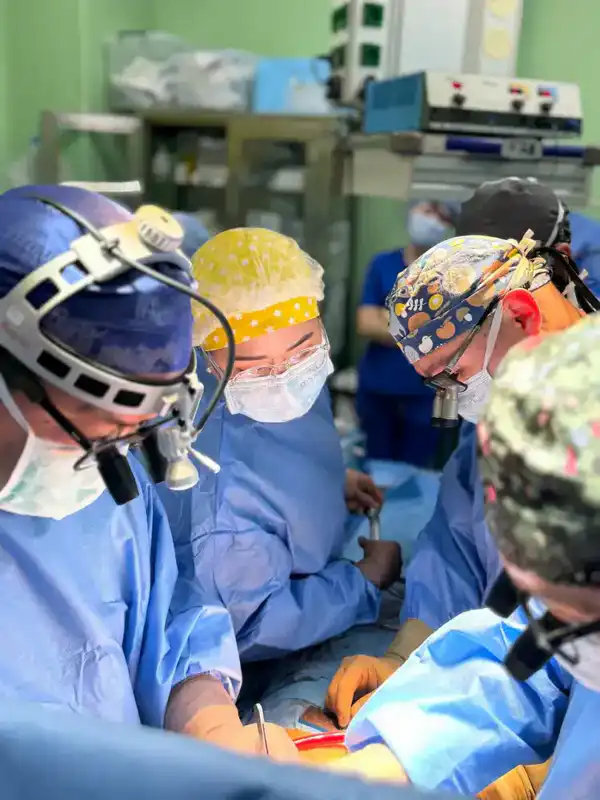 В Алматы выписали пациента после первой трансплантации сердца, проведённой в ГКЦ (4)