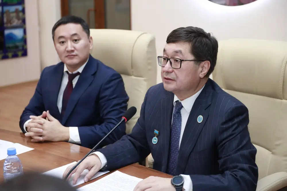 В Усть-Каменогорске состоялся круглый стол о роли граждан и государства в укреплении идеологии «Закона и порядка» (5)