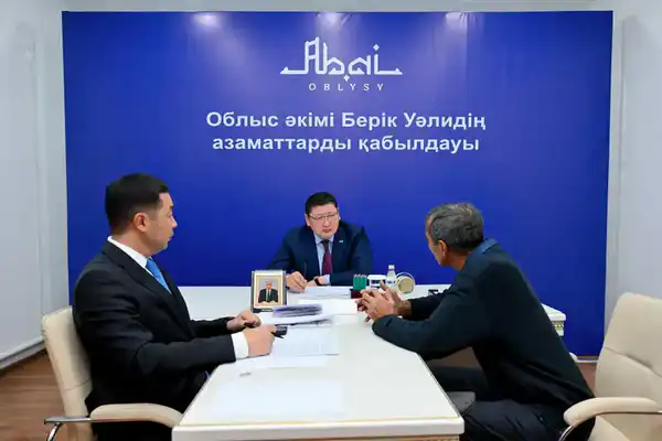 Аким области провел прием жителей Аягозского района по личным вопросам (9)