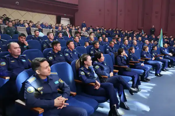 В Астане ветерана Сил воздушной обороны Копена Ахмадиева поздравили с юбилеем (5)